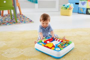 FISHER-PRICE INTELLIGENS ASZTALKA (KÉTNYELVŰ) - DRH41